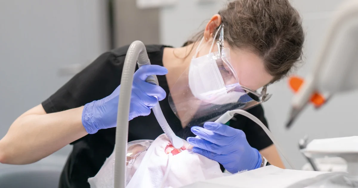 scaling gigi​ lumiere dental